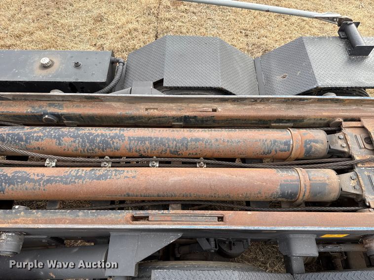 image for item ES5741 2002 Mack RD688S roll-off container truck