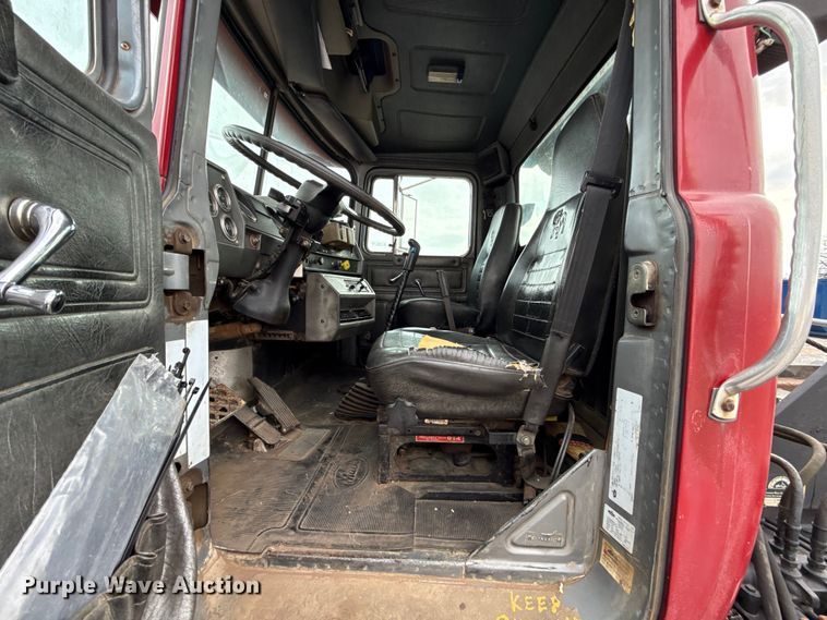 image for item ES5741 2002 Mack RD688S roll-off container truck