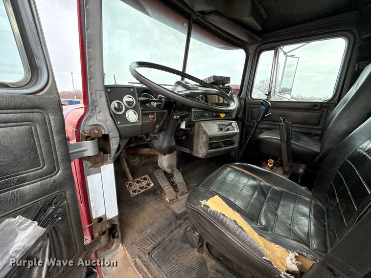 image for item ES5741 2002 Mack RD688S roll-off container truck