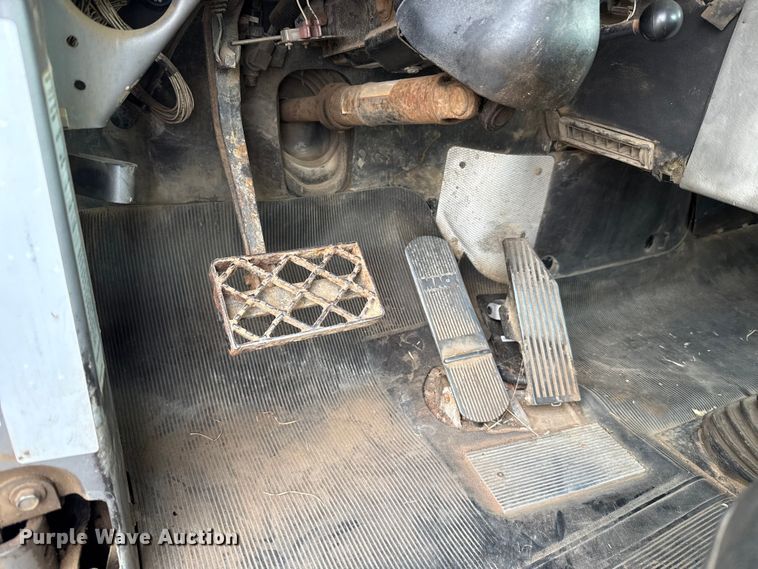 image for item ES5741 2002 Mack RD688S roll-off container truck