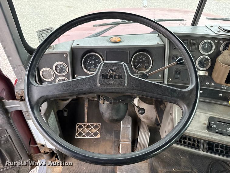 image for item ES5741 2002 Mack RD688S roll-off container truck