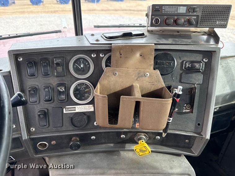 image for item ES5741 2002 Mack RD688S roll-off container truck