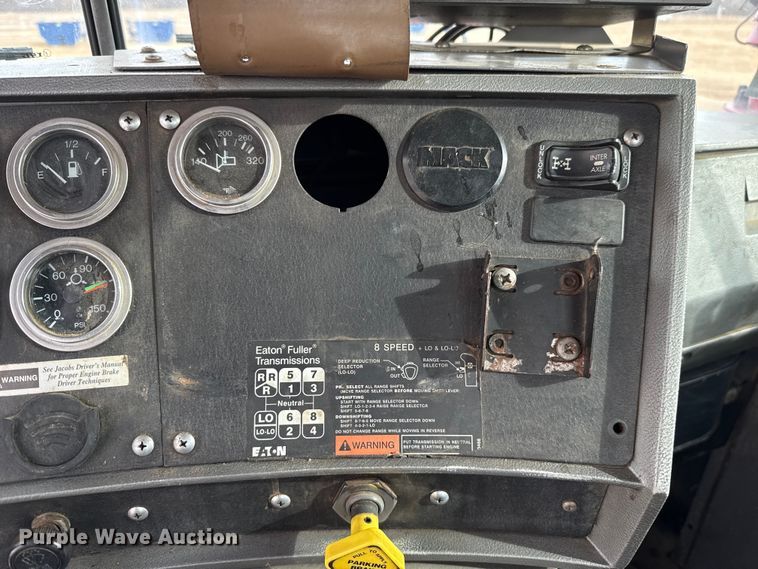 image for item ES5741 2002 Mack RD688S roll-off container truck