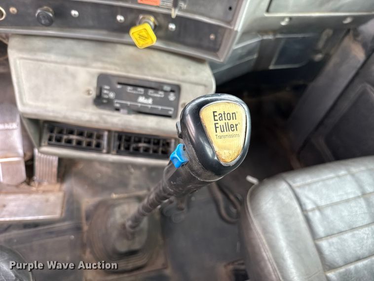 image for item ES5741 2002 Mack RD688S roll-off container truck