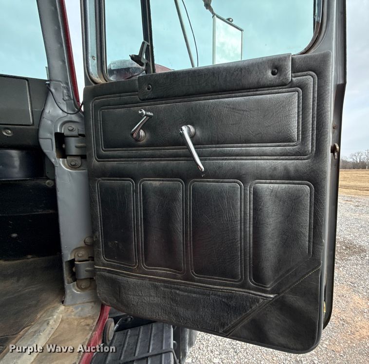 image for item ES5741 2002 Mack RD688S roll-off container truck