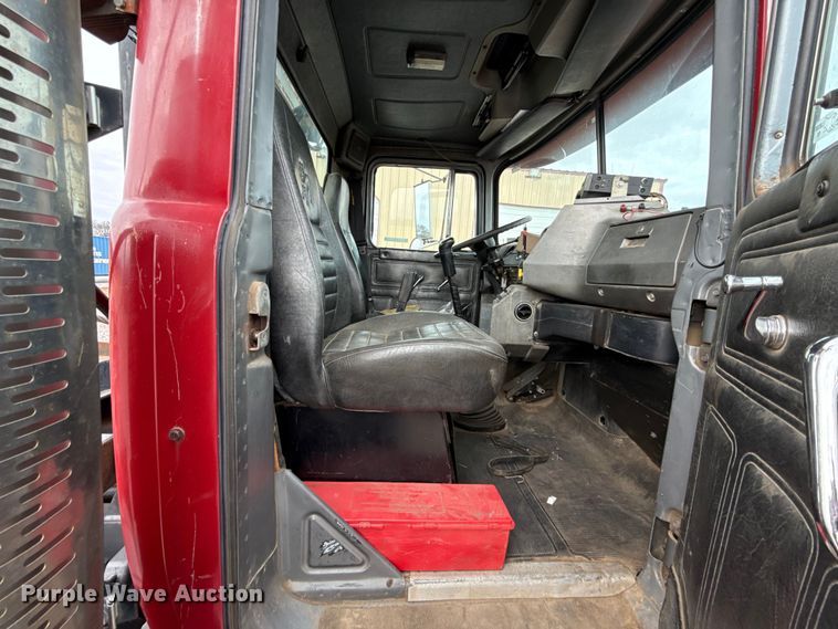 image for item ES5741 2002 Mack RD688S roll-off container truck