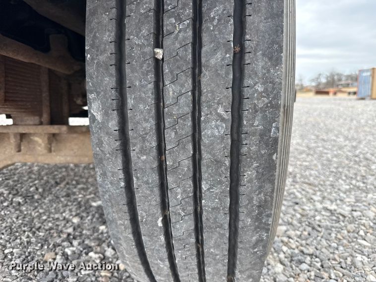 image for item ES5741 2002 Mack RD688S roll-off container truck