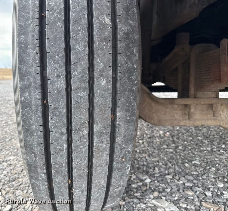 image for item ES5741 2002 Mack RD688S roll-off container truck