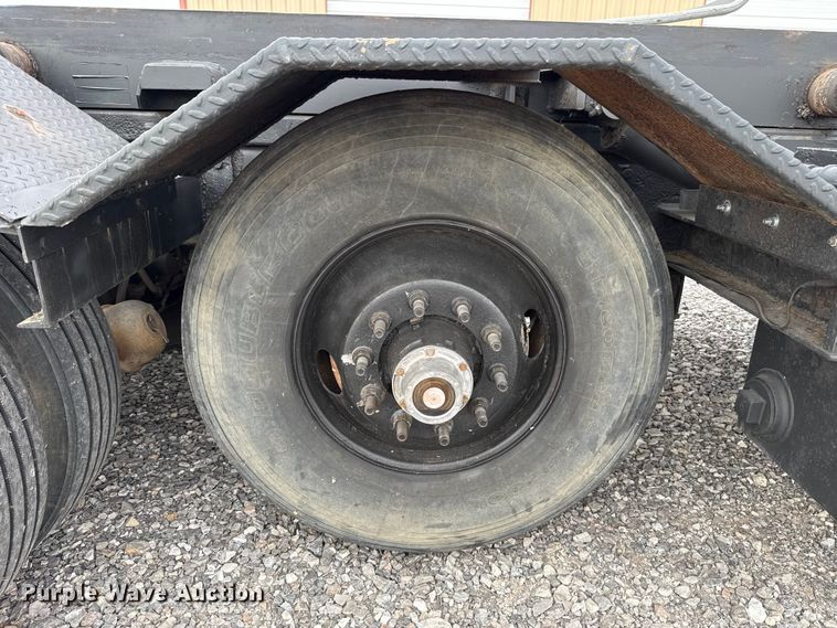 image for item ES5741 2002 Mack RD688S roll-off container truck