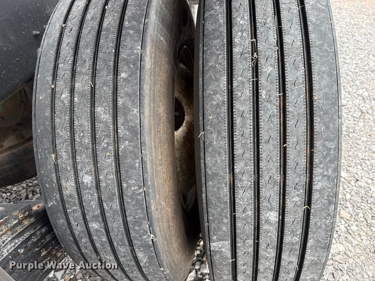 image for item ES5741 2002 Mack RD688S roll-off container truck