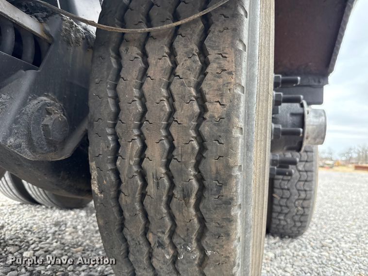 image for item ES5741 2002 Mack RD688S roll-off container truck