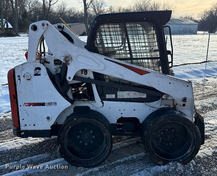 image for item ES5748 2015 Bobcat S590 skid steer loader