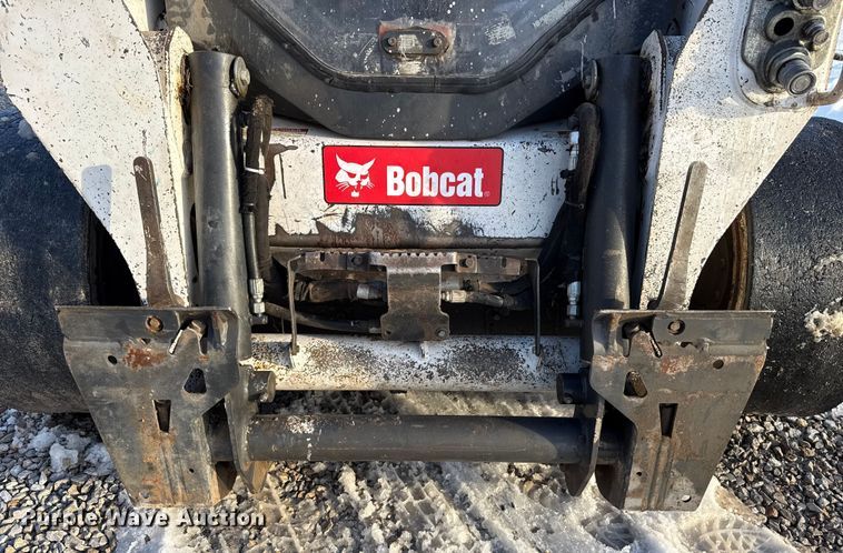 image for item ES5748 2015 Bobcat S590 skid steer loader