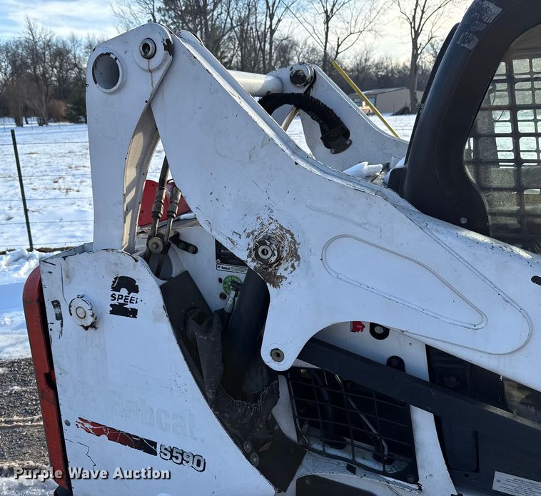 image for item ES5748 2015 Bobcat S590 skid steer loader