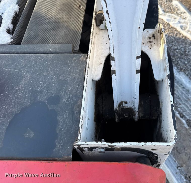 image for item ES5748 2015 Bobcat S590 skid steer loader