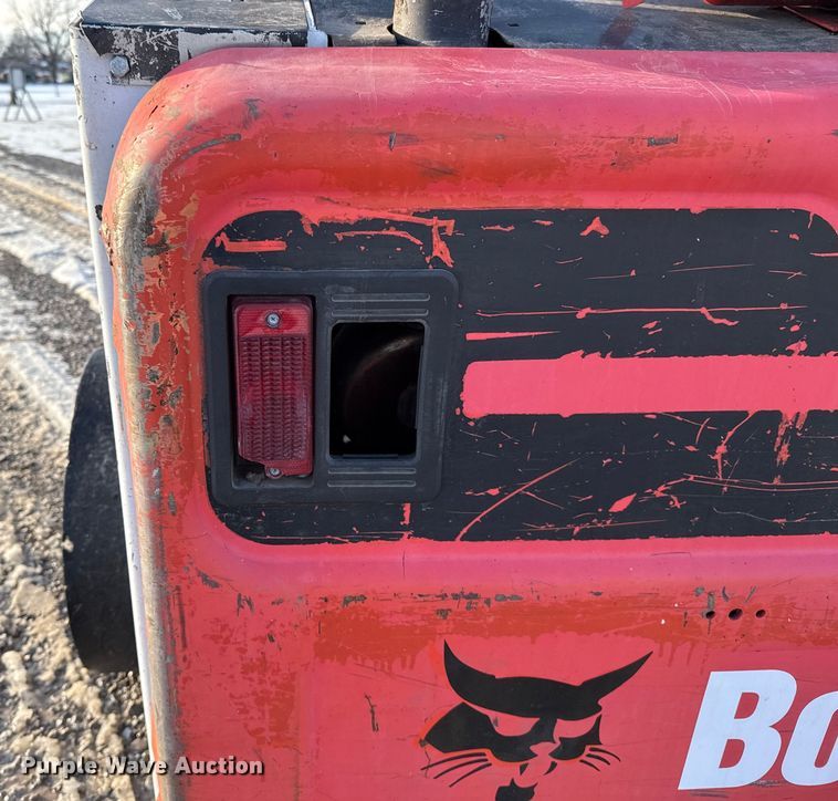 image for item ES5748 2015 Bobcat S590 skid steer loader