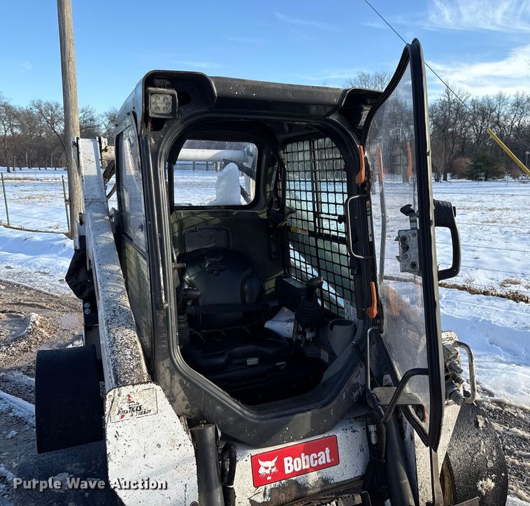 image for item ES5748 2015 Bobcat S590 skid steer loader