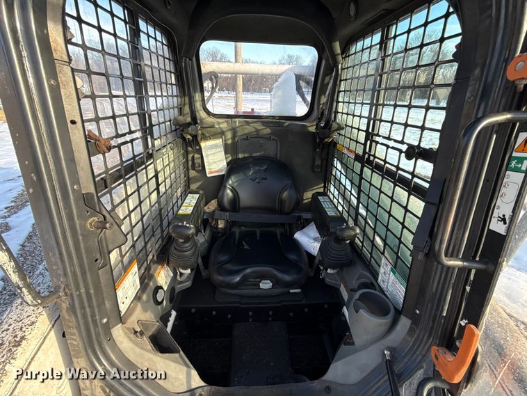image for item ES5748 2015 Bobcat S590 skid steer loader