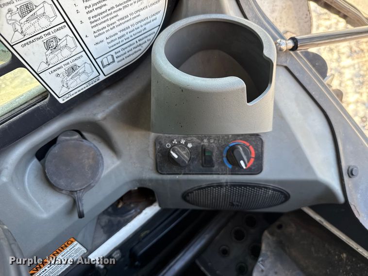 image for item ES5748 2015 Bobcat S590 skid steer loader