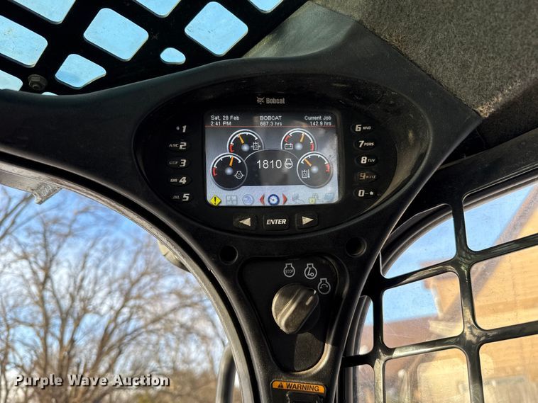 image for item ES5748 2015 Bobcat S590 skid steer loader