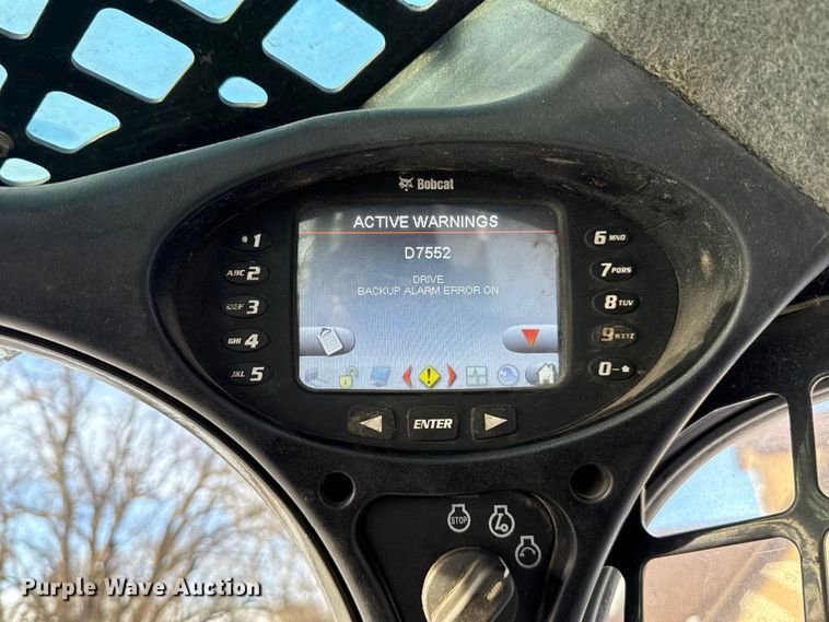 image for item ES5748 2015 Bobcat S590 skid steer loader