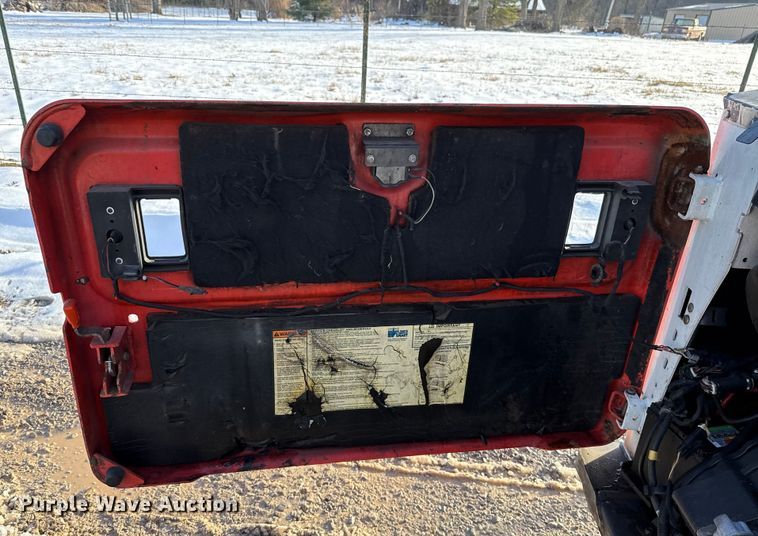 image for item ES5748 2015 Bobcat S590 skid steer loader