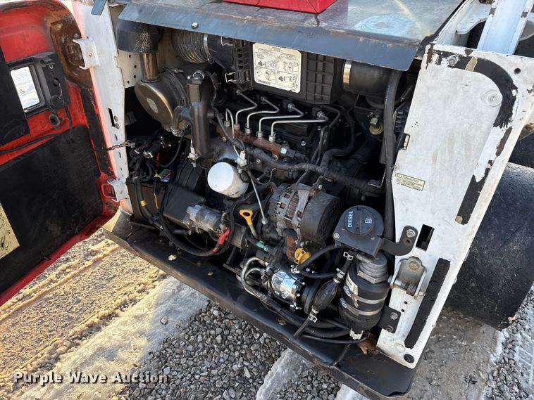 image for item ES5748 2015 Bobcat S590 skid steer loader