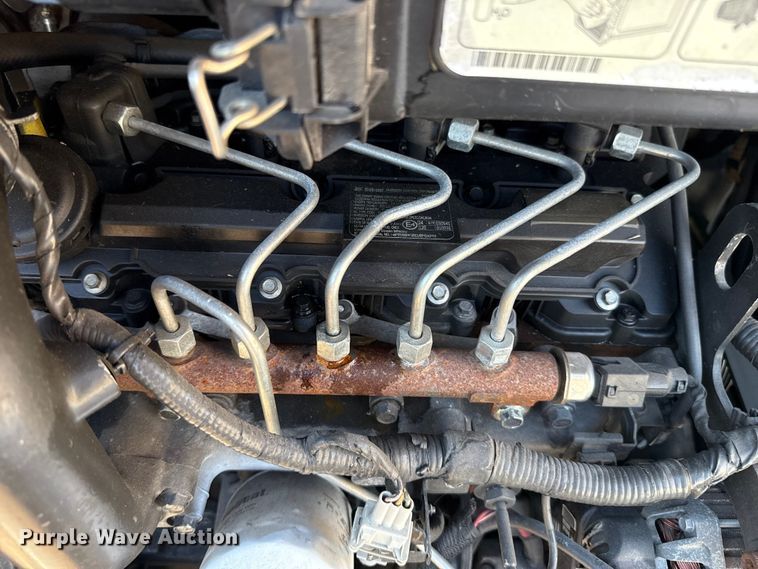 image for item ES5748 2015 Bobcat S590 skid steer loader