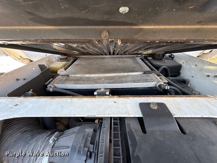 image for item ES5748 2015 Bobcat S590 skid steer loader