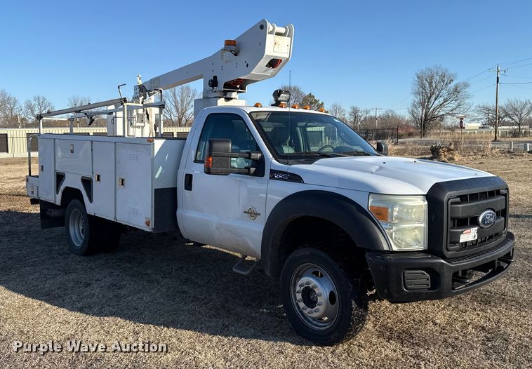 image for item ES5759 2011 Ford F450 Super Duty bucket truck