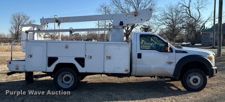 image for item ES5759 2011 Ford F450 Super Duty bucket truck