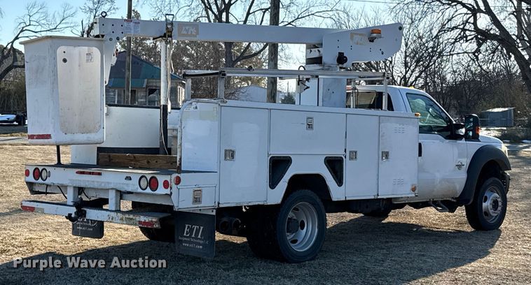 image for item ES5759 2011 Ford F450 Super Duty bucket truck
