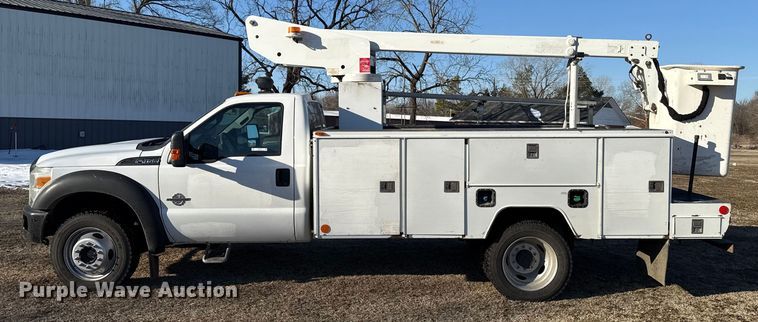 image for item ES5759 2011 Ford F450 Super Duty bucket truck