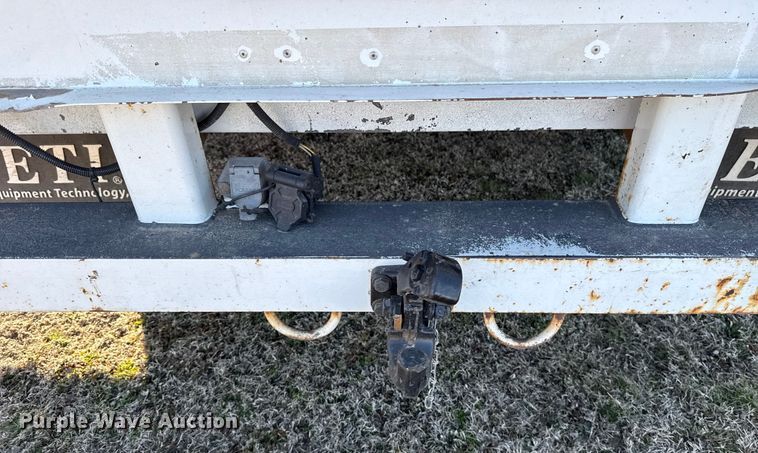 image for item ES5759 2011 Ford F450 Super Duty bucket truck