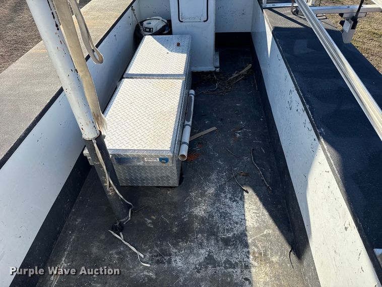 image for item ES5759 2011 Ford F450 Super Duty bucket truck