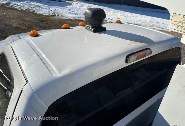 image for item ES5759 2011 Ford F450 Super Duty bucket truck