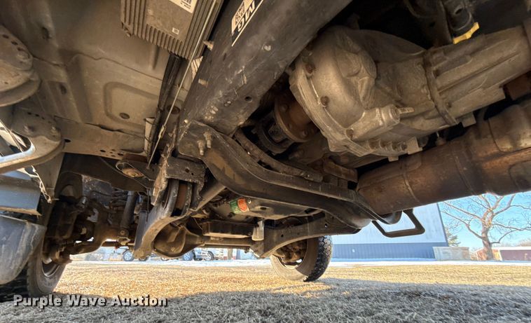 image for item ES5759 2011 Ford F450 Super Duty bucket truck