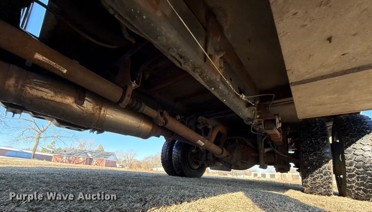 image for item ES5759 2011 Ford F450 Super Duty bucket truck