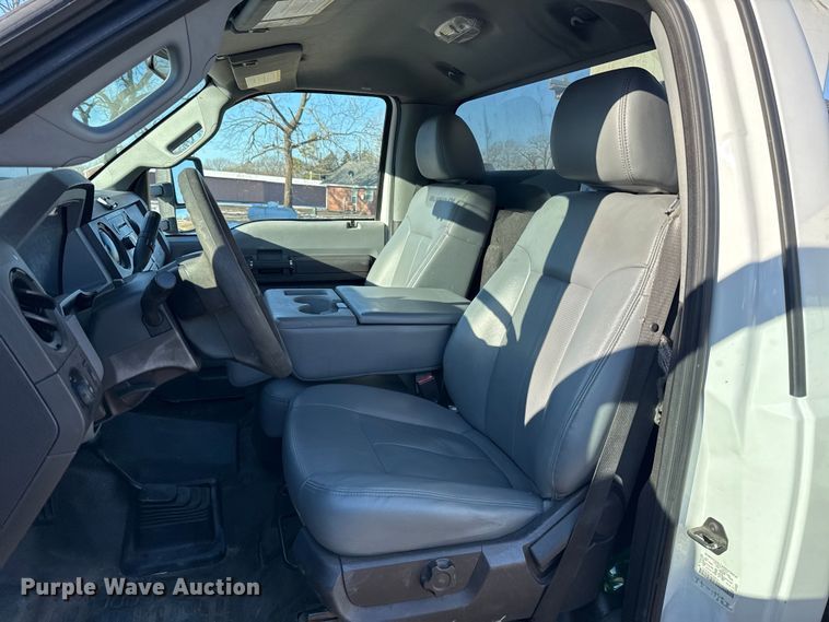 image for item ES5759 2011 Ford F450 Super Duty bucket truck