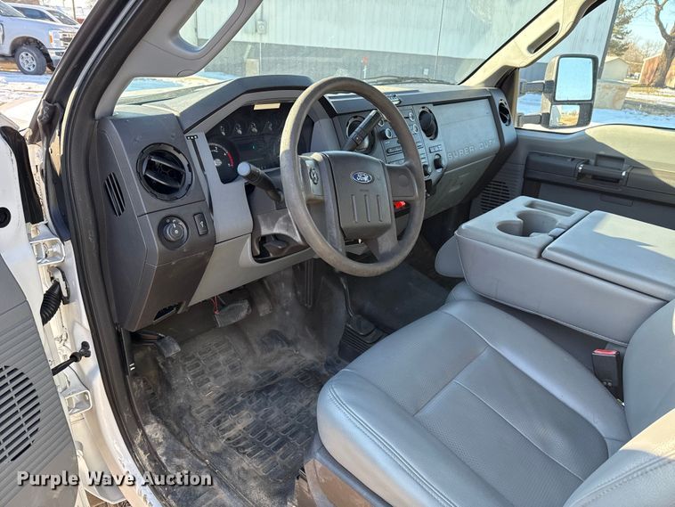 image for item ES5759 2011 Ford F450 Super Duty bucket truck