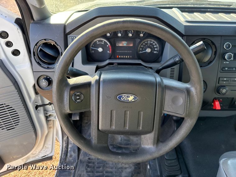 image for item ES5759 2011 Ford F450 Super Duty bucket truck