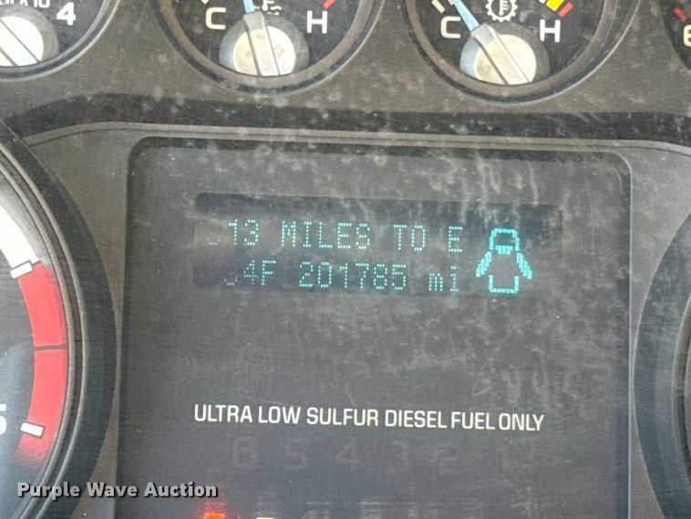 image for item ES5759 2011 Ford F450 Super Duty bucket truck