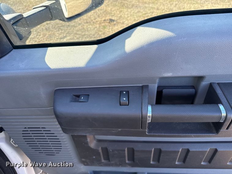 image for item ES5759 2011 Ford F450 Super Duty bucket truck