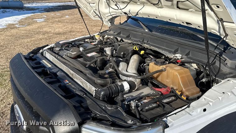 image for item ES5759 2011 Ford F450 Super Duty bucket truck