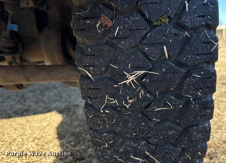 image for item ES5759 2011 Ford F450 Super Duty bucket truck