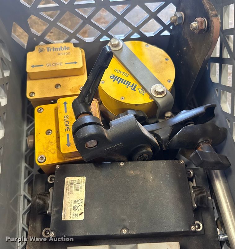 image for item ES5762 Trimble grade control system