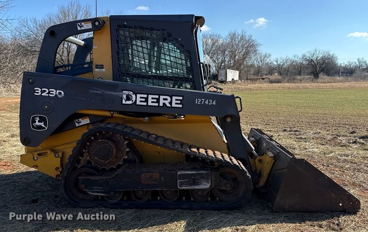 image for item ES5769 2013 John Deere 323DT tracked skid steer loader