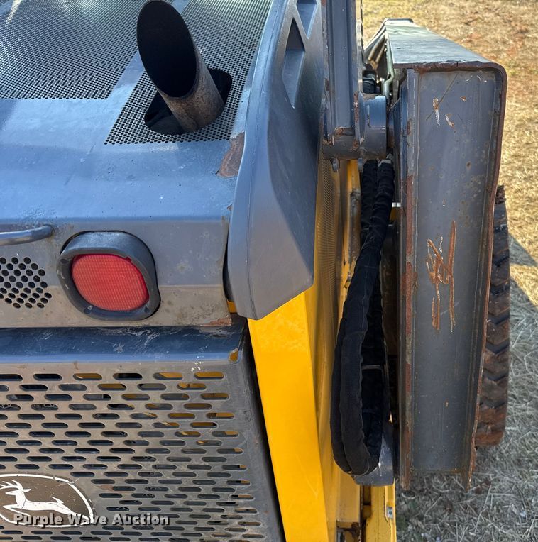 image for item ES5769 2013 John Deere 323DT tracked skid steer loader
