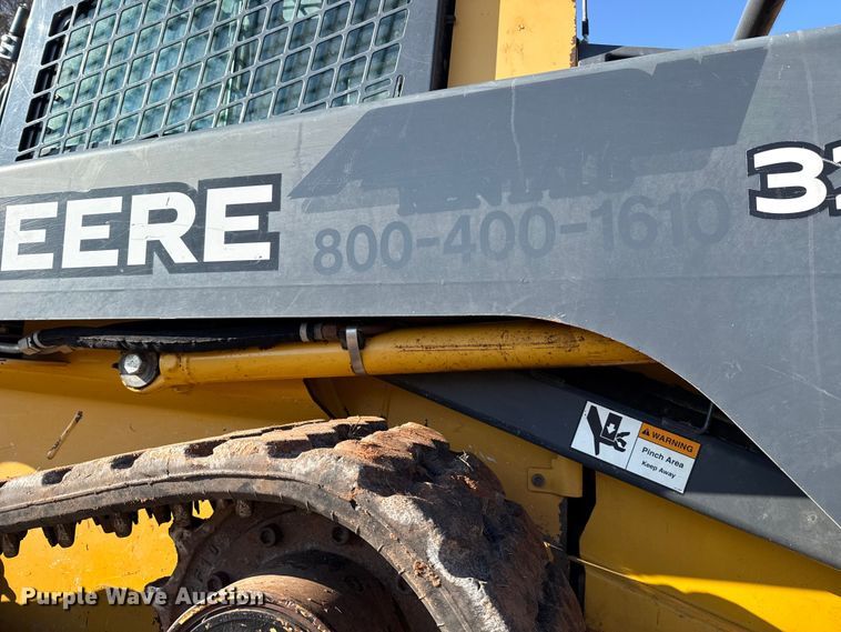 image for item ES5769 2013 John Deere 323DT tracked skid steer loader