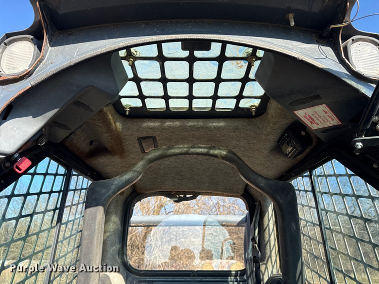 image for item ES5769 2013 John Deere 323DT tracked skid steer loader